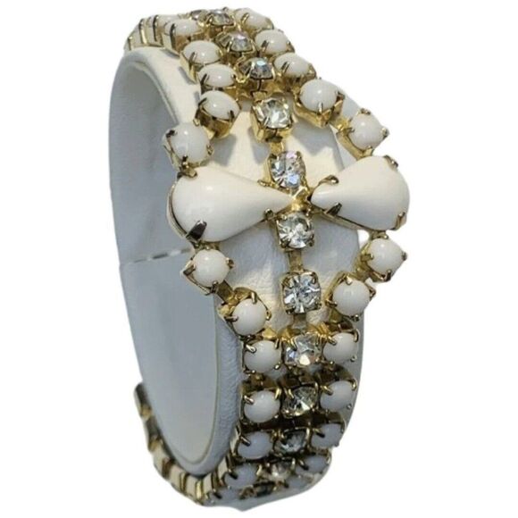 Vintage White Faceted Prong Beaded Shimmer Rhinestone Gold Tone Bracelet 7.5 - Picture 2 of 9